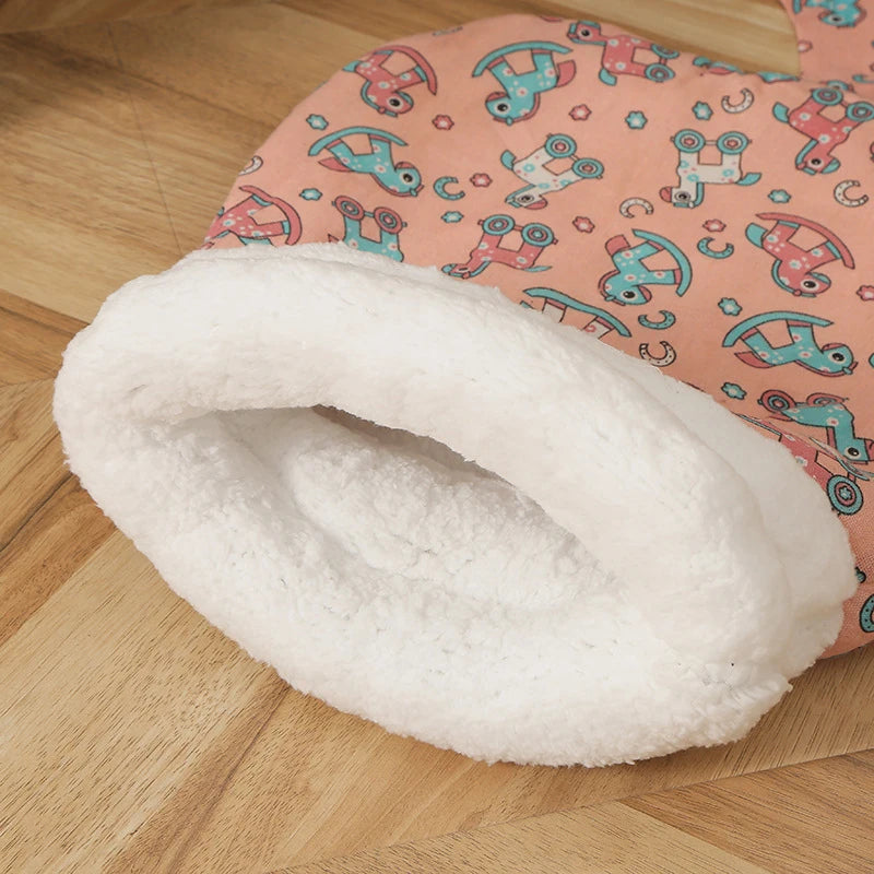 Cozy Cat Sleeping Bag - Soft, Fluffy & Warm Nest for Kittens and Puppies
