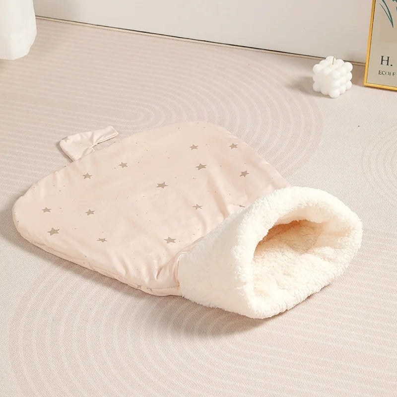 Cozy Cat Sleeping Bag - Soft, Fluffy & Warm Nest for Kittens and Puppies