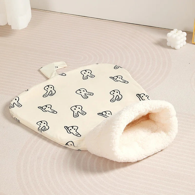 Cozy Cat Sleeping Bag - Soft, Fluffy & Warm Nest for Kittens and Puppies