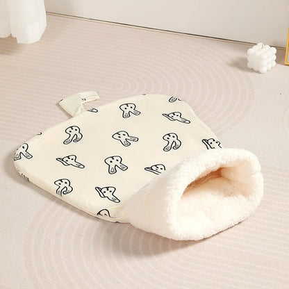 Cozy Cat Sleeping Bag - Soft, Fluffy & Warm Nest for Kittens and Puppies