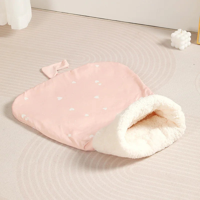 Cozy Cat Sleeping Bag - Soft, Fluffy & Warm Nest for Kittens and Puppies
